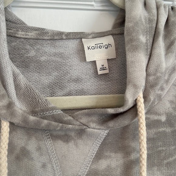 Kaleigh sweatshirt - Picture 2 of 2